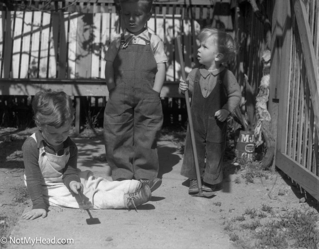 Photo of: Home folks & Morris family Hollister May 8, 1938  Date: 1938-05-08 Location: Santa Ana Road Hollister California USA