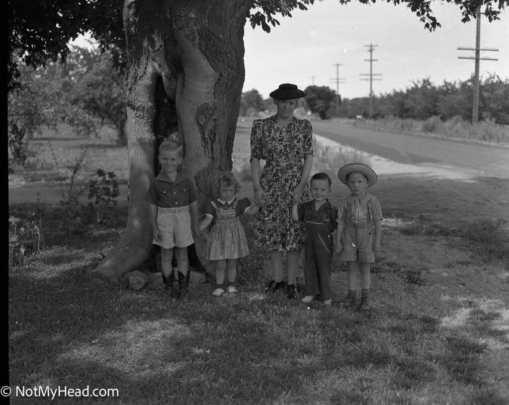 Photo of:   Date: 1940 Location:    USA